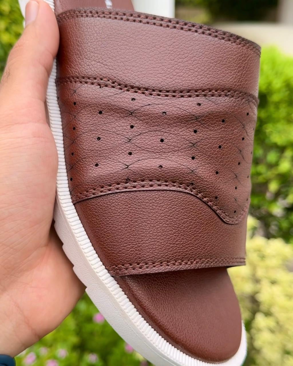 Vintage Brown Slide (201)