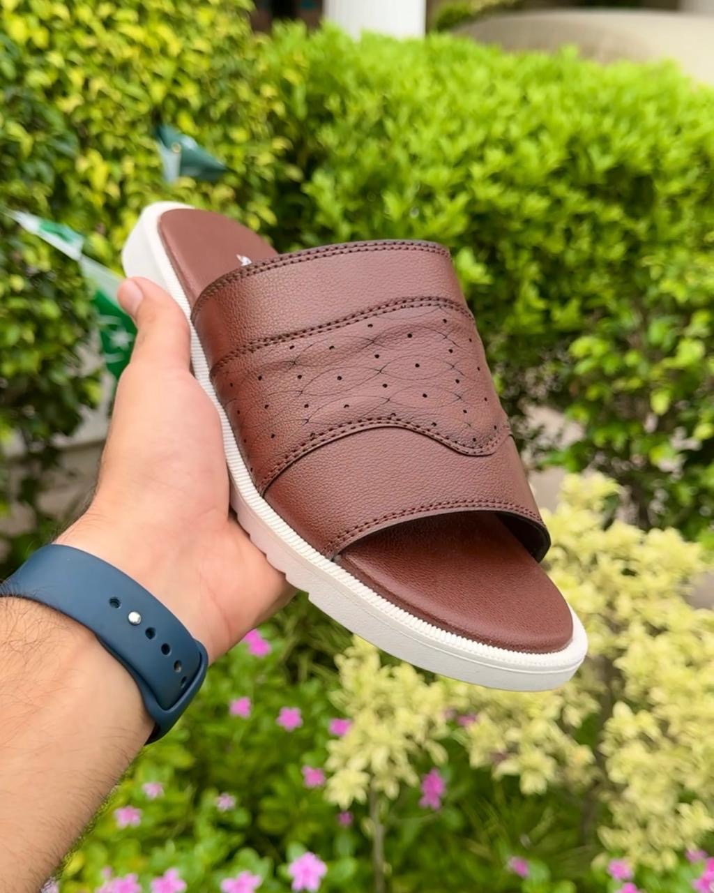 Vintage Brown Slide (201)